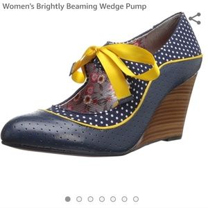 NWOB Poetic License Brightly Beaming Wedge Size 8